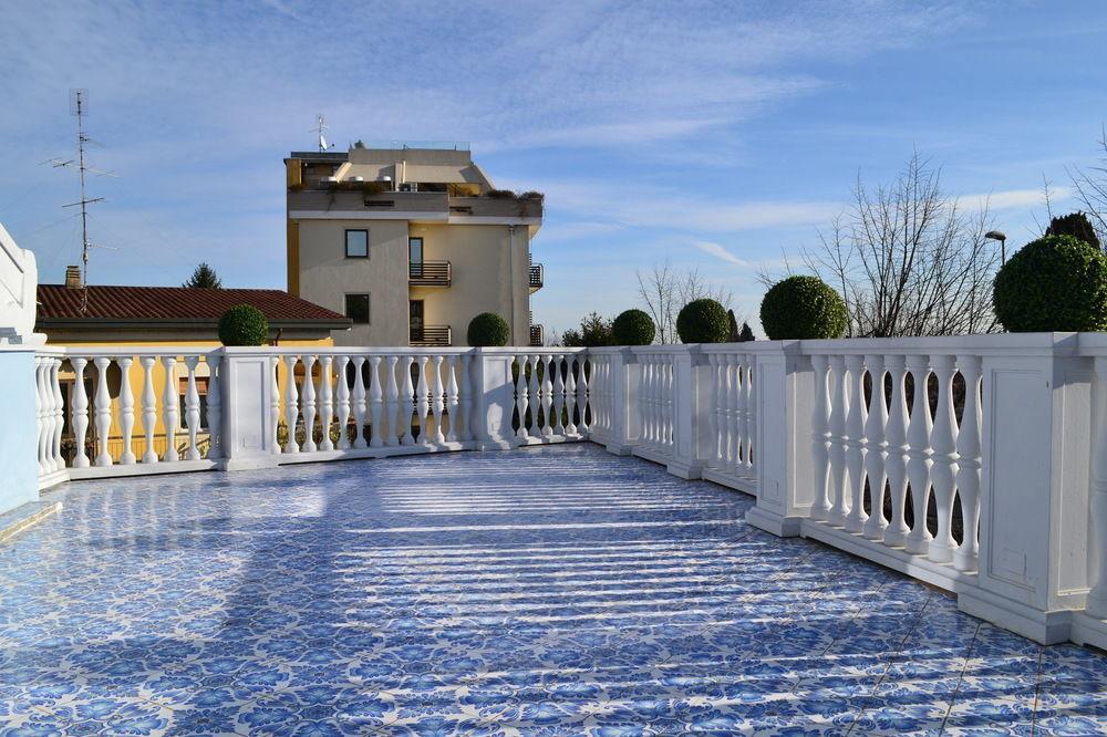 B And B Della Mimosa Дезенцано-дель-Гарда Екстер'єр фото