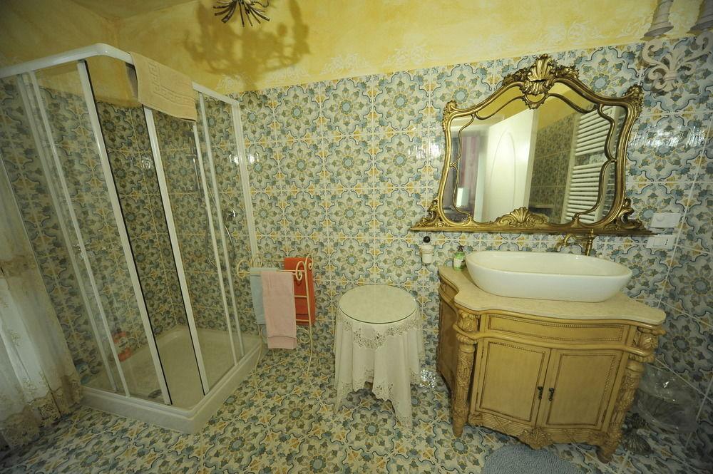 B And B Della Mimosa Дезенцано-дель-Гарда Екстер'єр фото