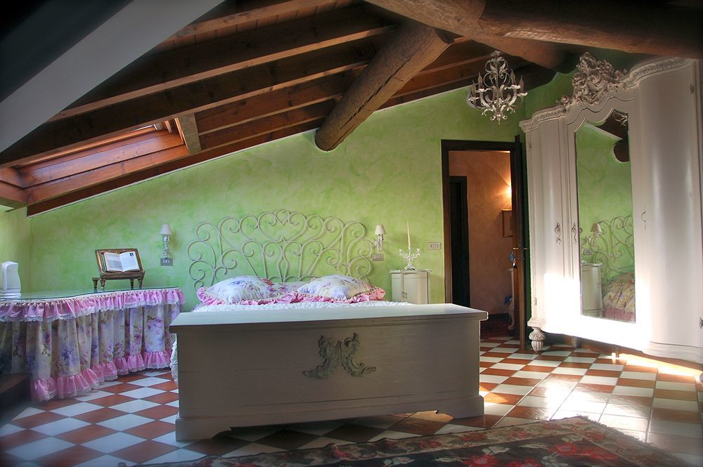 B And B Della Mimosa Дезенцано-дель-Гарда Екстер'єр фото